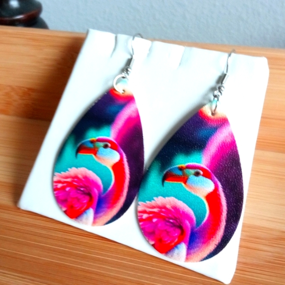 🆕 Tropical Bird Earrings - Picture 3 of 3
